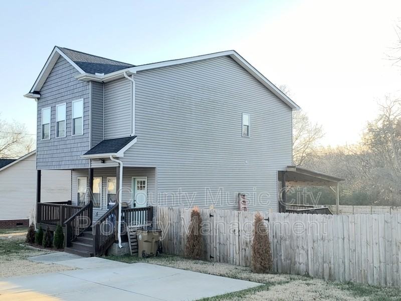 4064 Cedar Cir - Photo 2 of 23