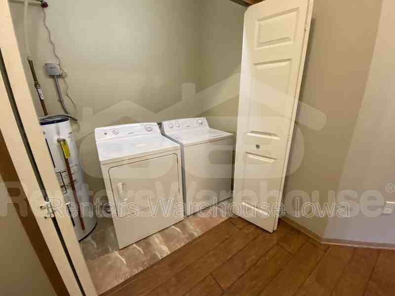 2000 Meadow Ct #411 - Photo 4 of 16