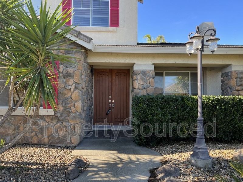 1765 Bella Terra Dr - Photo 3 of 37
