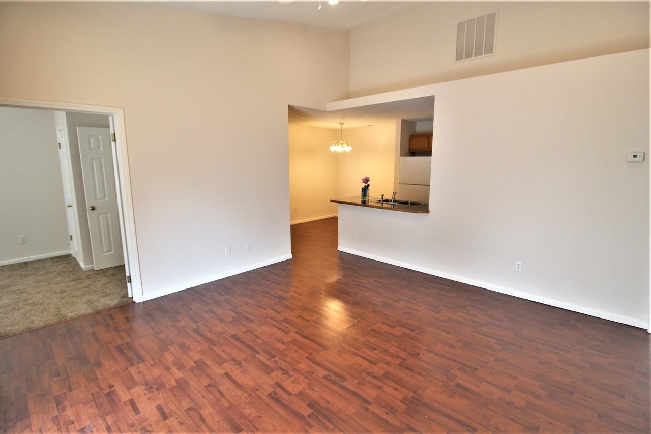 2141 S Stephen Ave - Photo 3 of 16