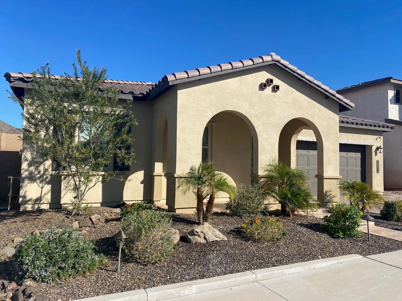 7218 W Pinnacle Vista Dr - Photo 2 of 38