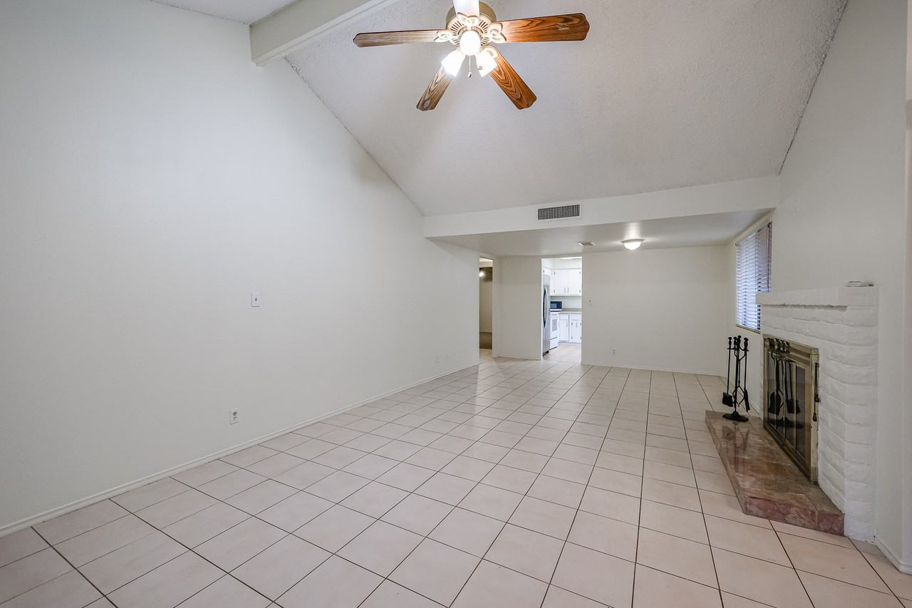 6626 N Majorca Ln W - Photo 3 of 24