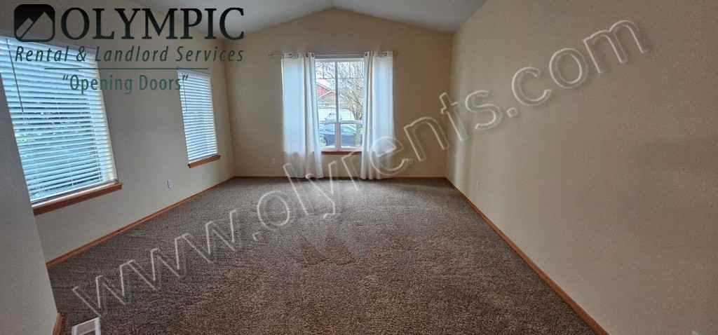 2915 Haig Dr Se - Photo 5 of 25