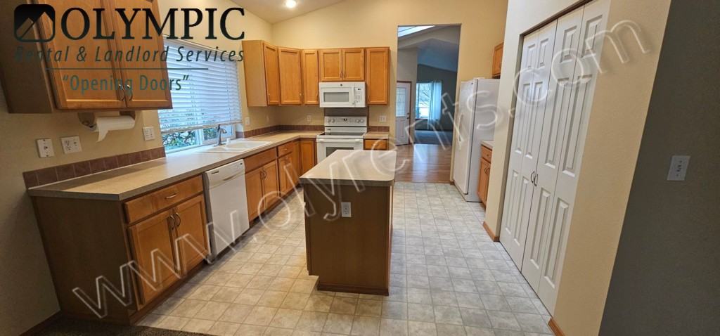 2915 Haig Dr Se - Photo 7 of 25