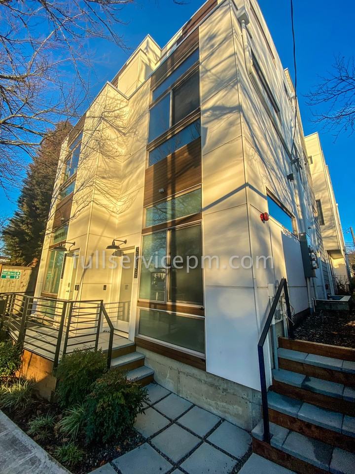 3308 Beacon Ave S - Photo 2 of 28