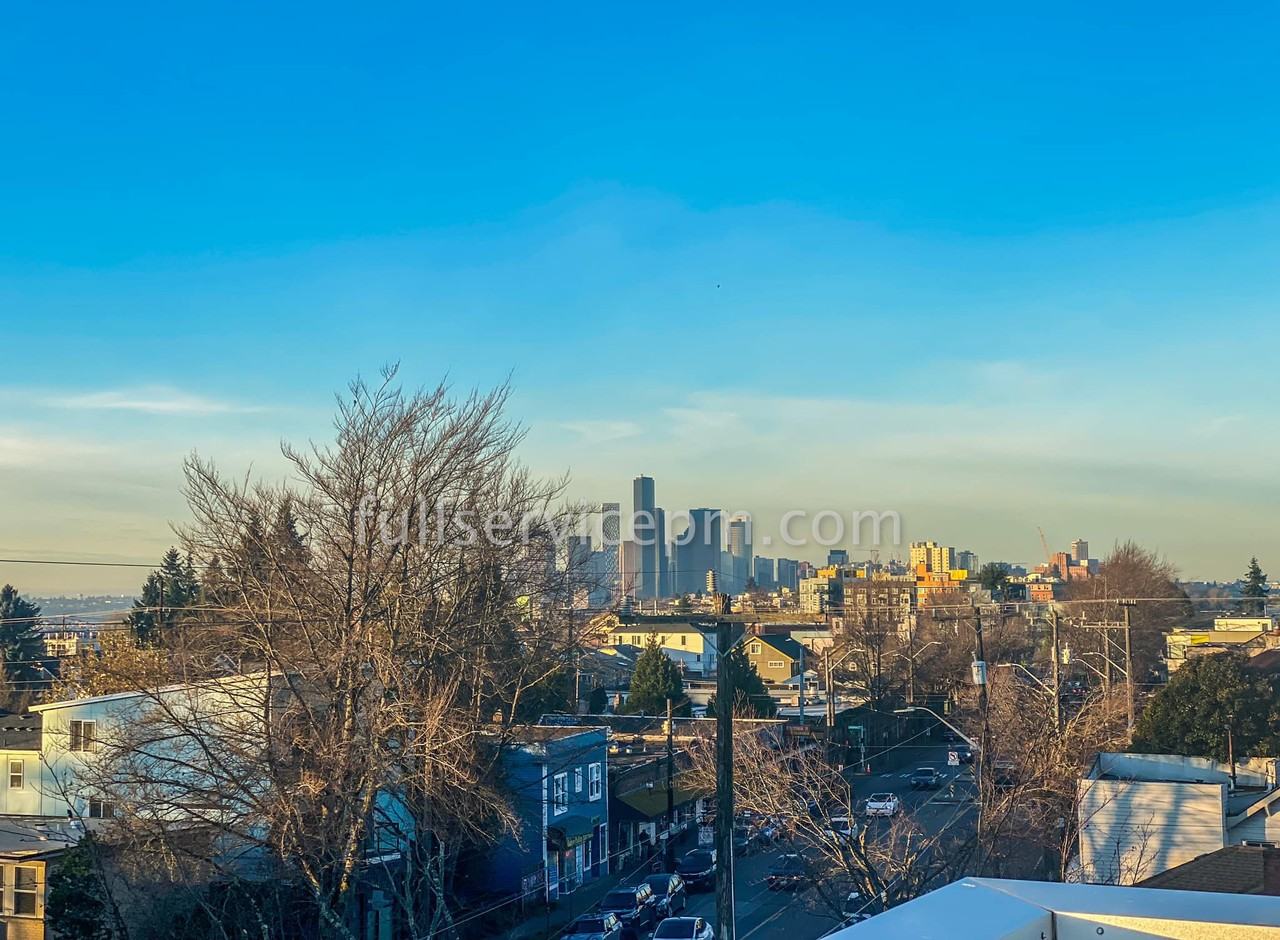 3308 Beacon Ave S - Photo 3 of 28