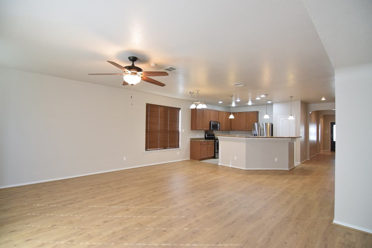 823 Tumbleweed Trl - Photo 6 of 19