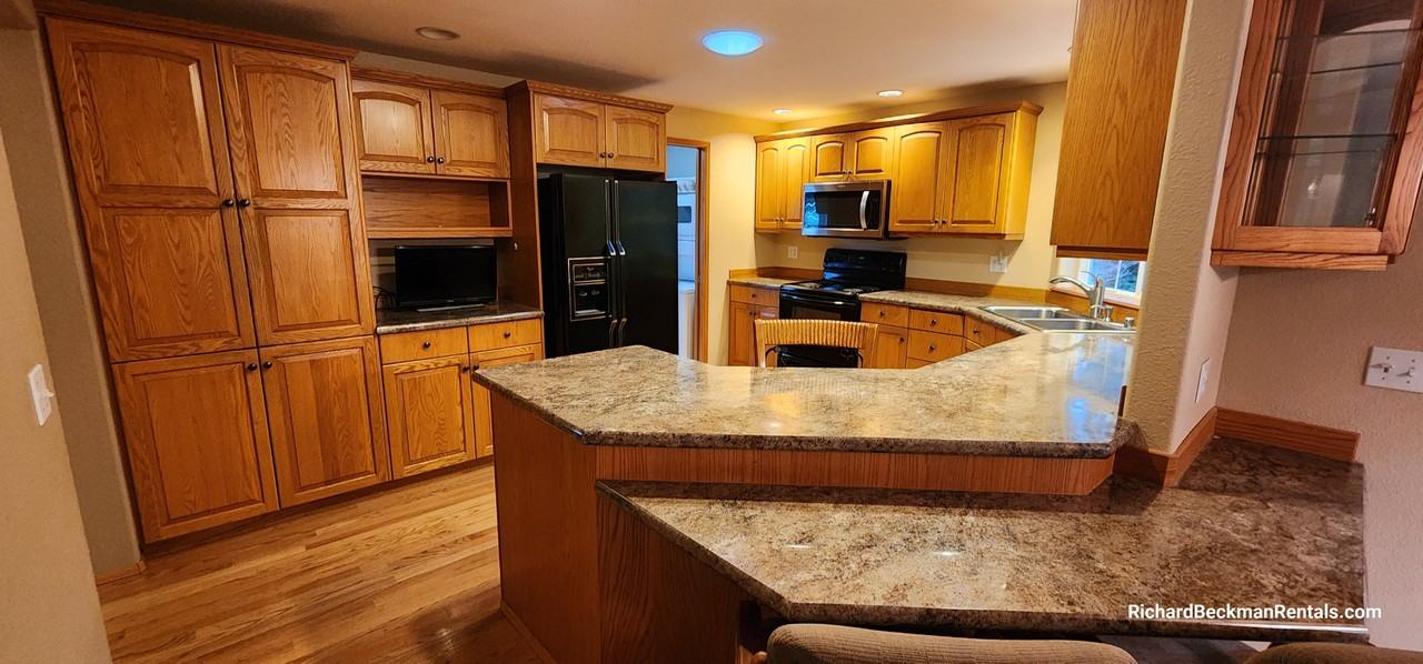 701 E Road Of Tralee - Photo 4 of 21