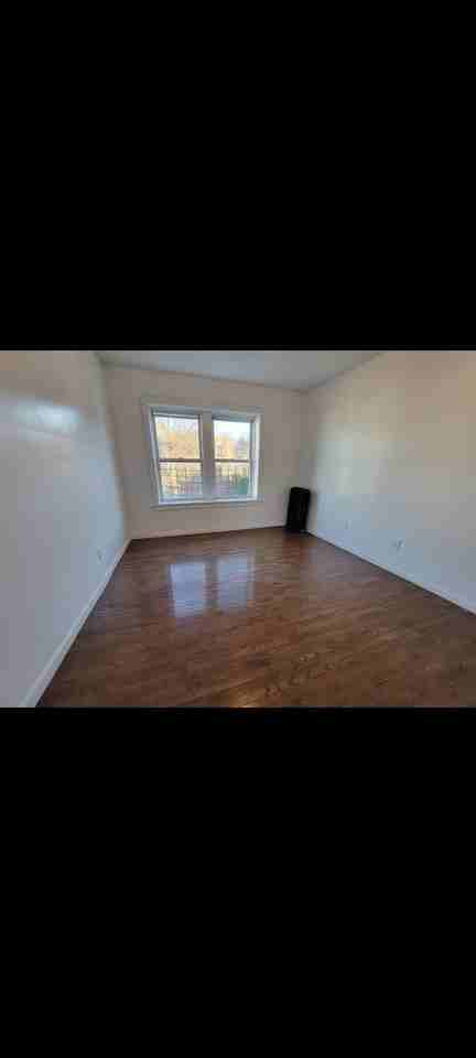 185 Saratoga Avenue 2S - Photo 2 of 6