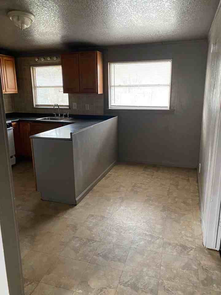 610 W North St #A - Photo 3 of 12