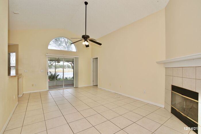 2537 Lake Jackson Cir - Photo 3 of 21