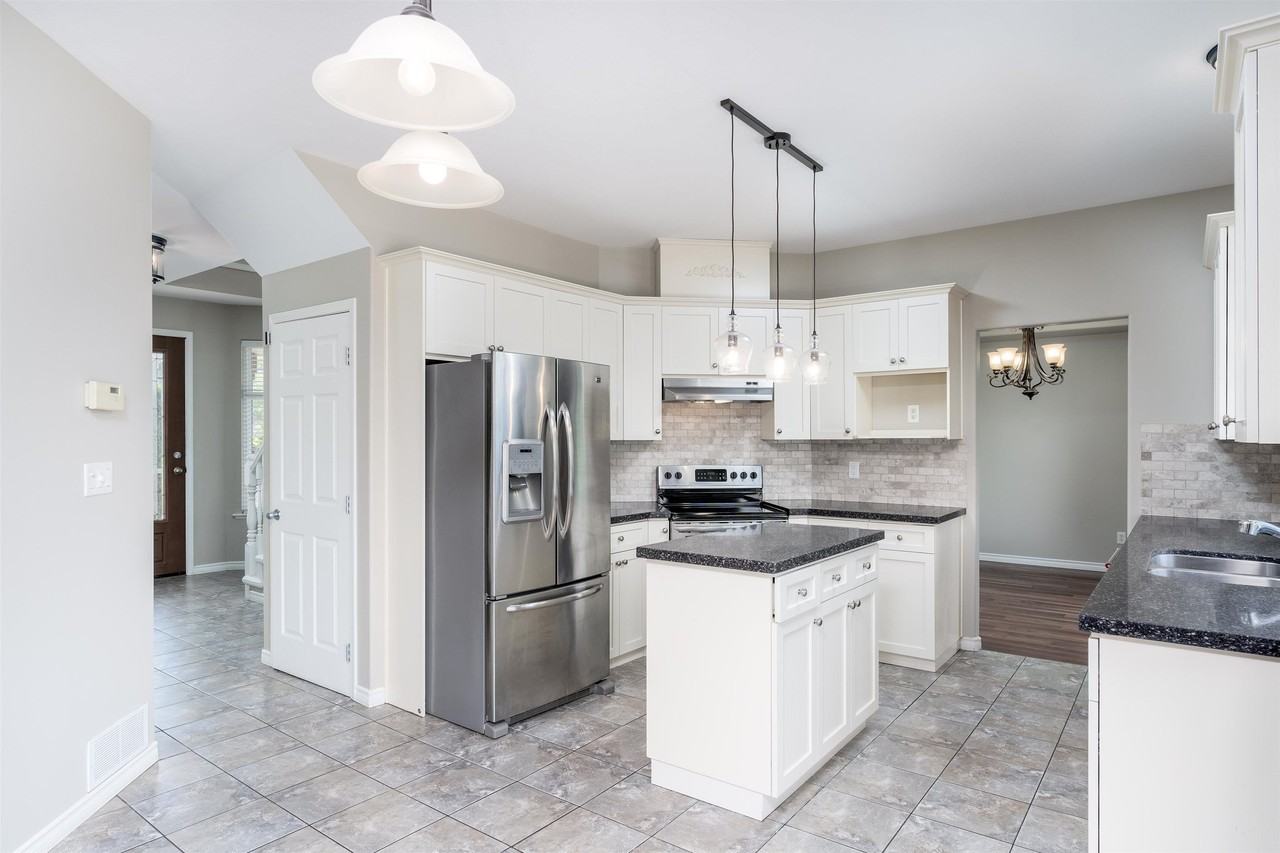 McKinley Dr & McKee Rd, Abbotsford, BC V3G 3A2 7 Bedroom House for