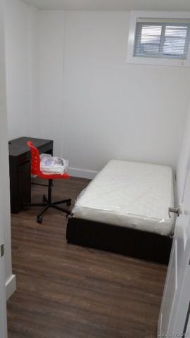 386 1e - 386 Chapel Street #1E - Photo 4 of 30