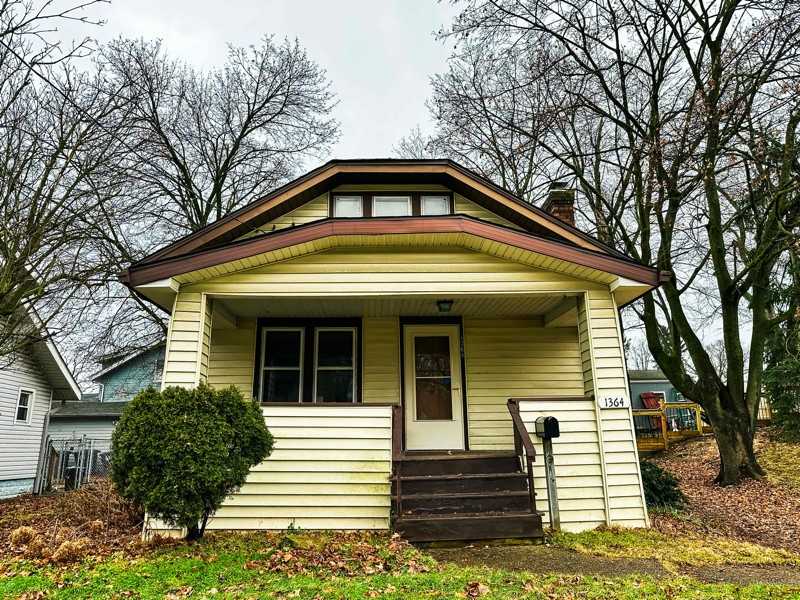 1364 Eastwood Ave - Photo 2 of 16
