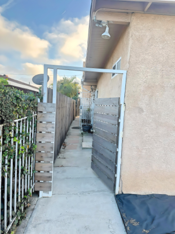 1852 W 117th St - Photo 3 of 15