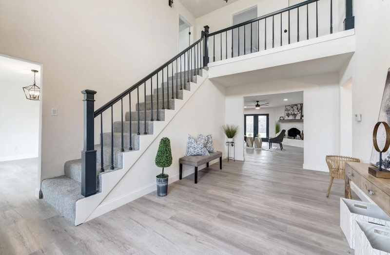 7425 Hightower Dr - Photo 3 of 39