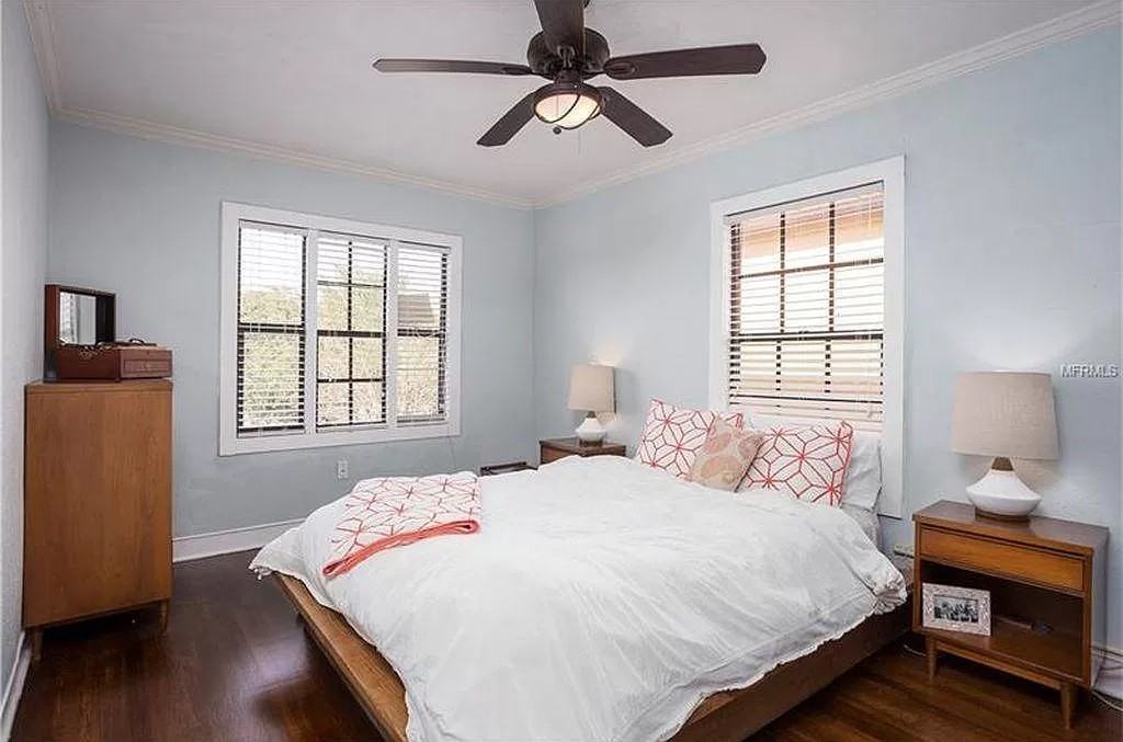 122 E Esther St - Photo 2 of 14