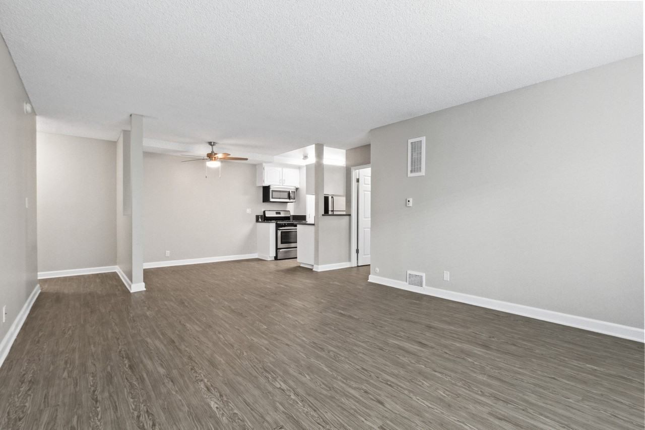 Magnolia - Photo 5 of 67