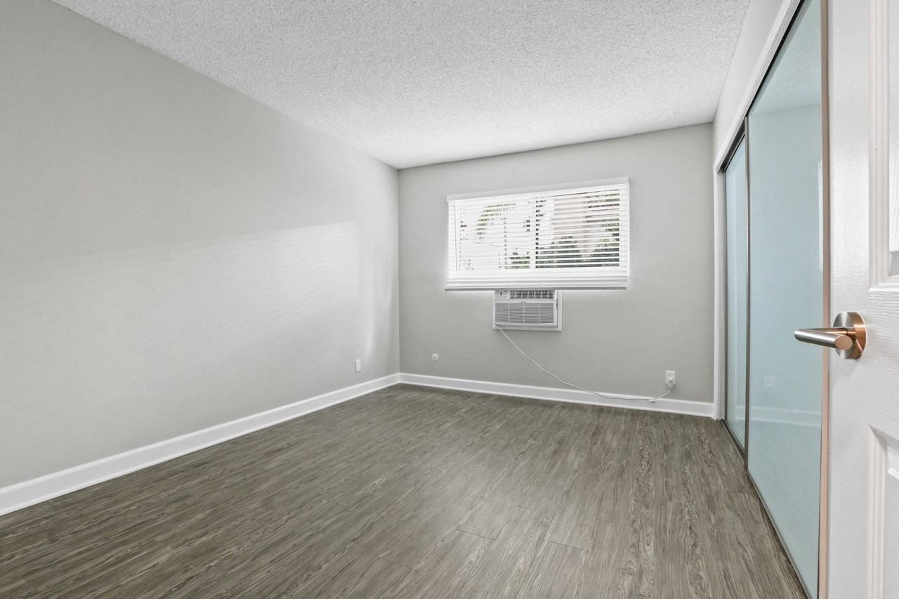 Magnolia - Photo 7 of 67