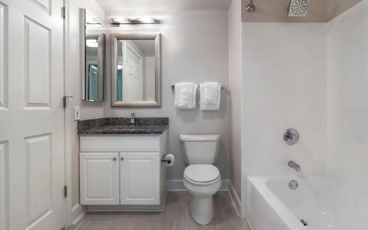 The Barton at Woodley Apartments 2701 Calvert St Nw Nw, Washington