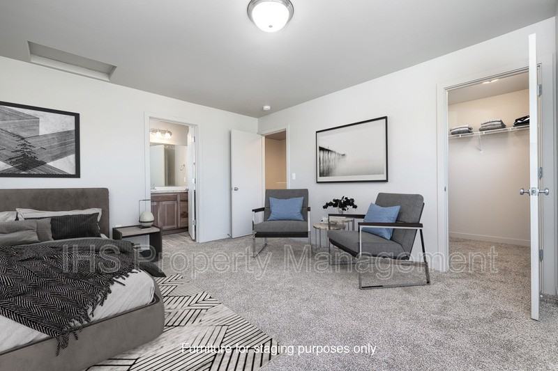 2405 Ronan St #C - Photo 4 of 15