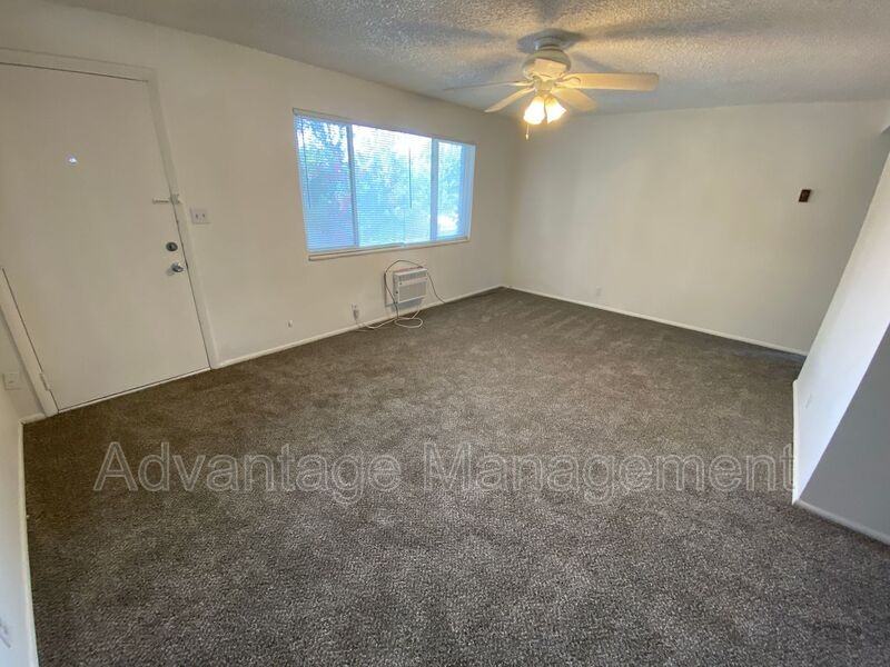 189 Starcrest Dr - Photo 2 of 6