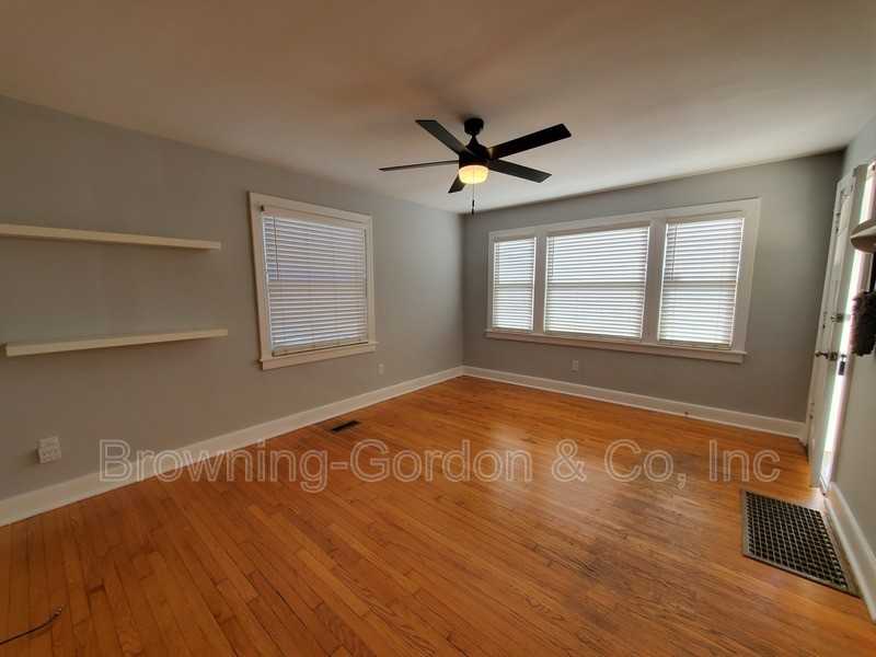 921 Granada Ave - Photo 2 of 9