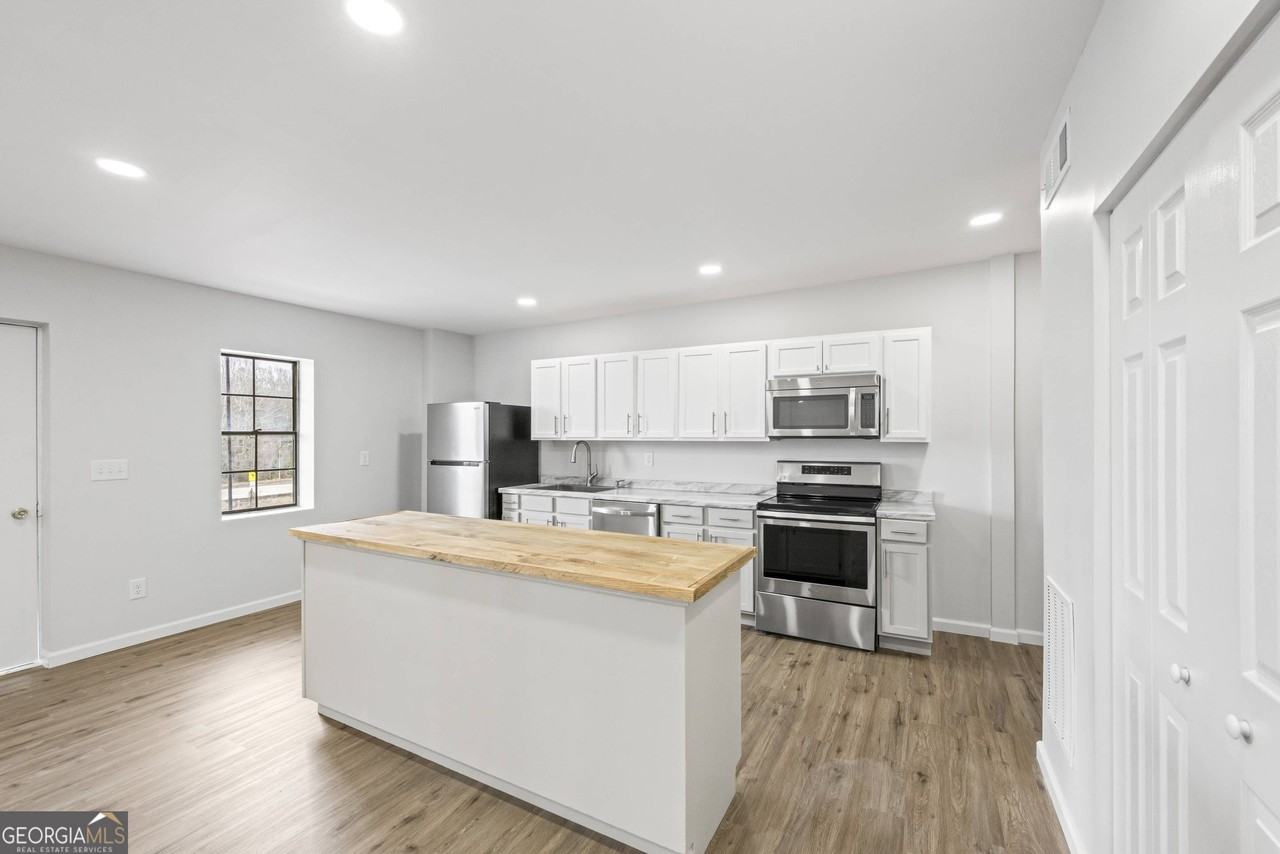 9565 Lavonia Rd, Carnesville, GA 30521 4 Bedroom Apartment for 1,795