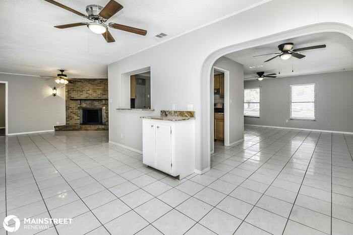 227 Waverly Dr - Photo 3 of 15