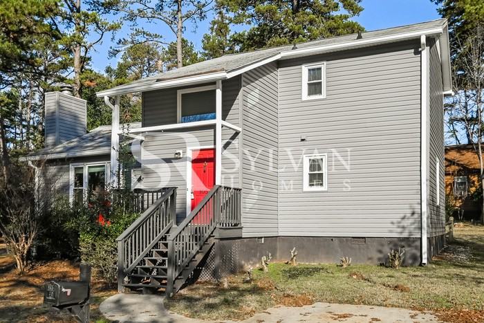 1052 Palmyra Dr - Photo 3 of 16