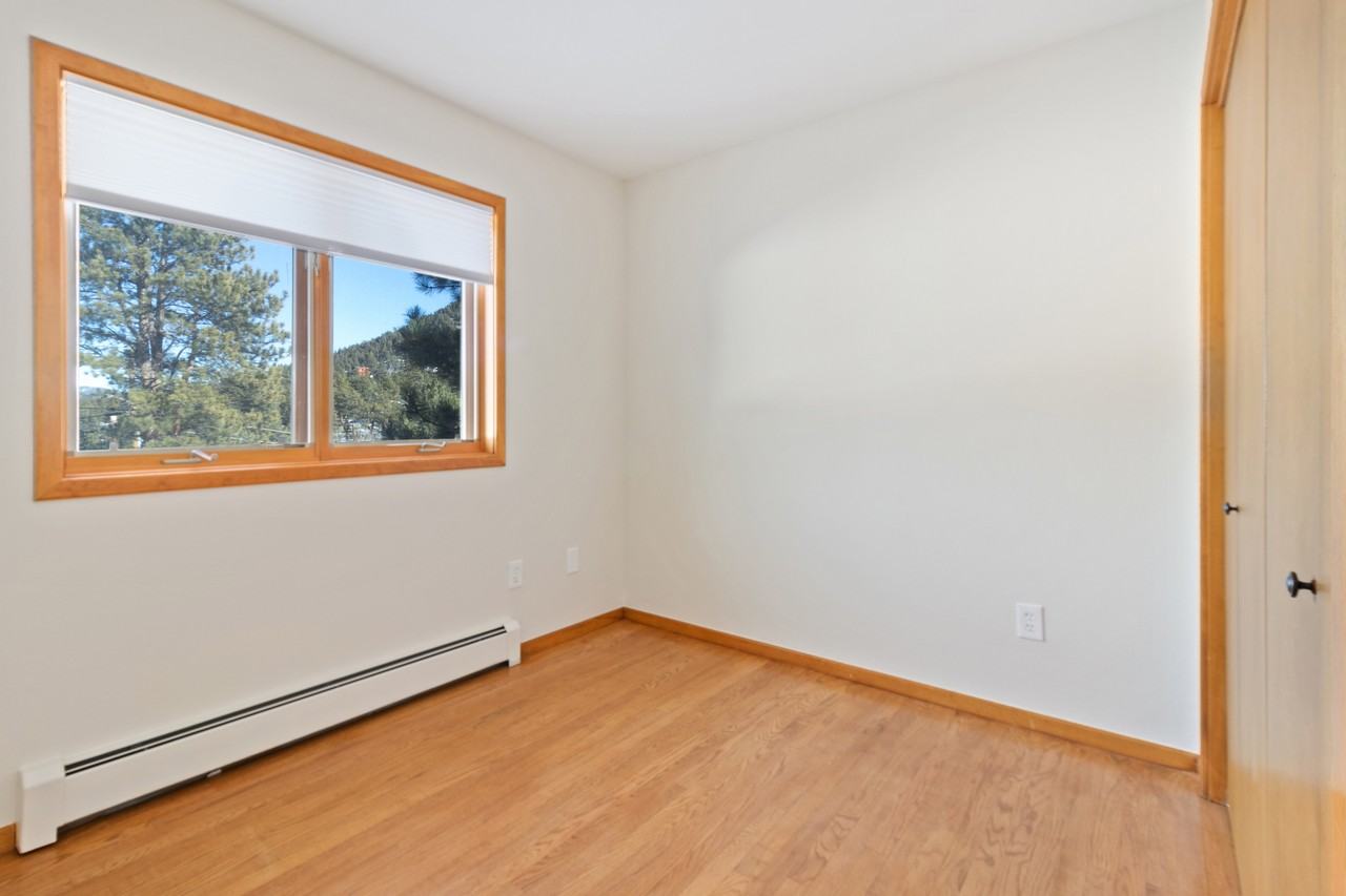1015 Hide A Way Ln #NA - Photo 2 of 20