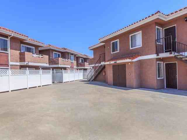 3634 W Savanna St - Photo 4 of 24