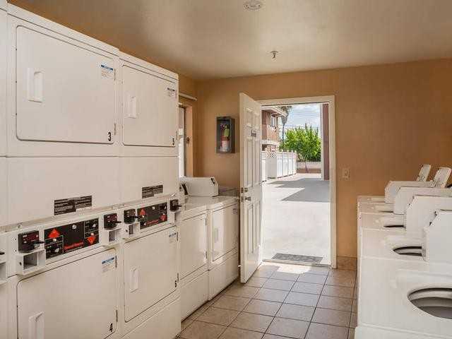 3634 W Savanna St - Photo 5 of 24