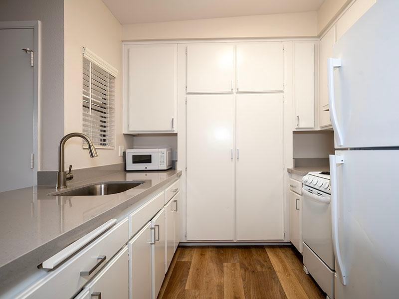 707 W Santa Ana St - Photo 4 of 16