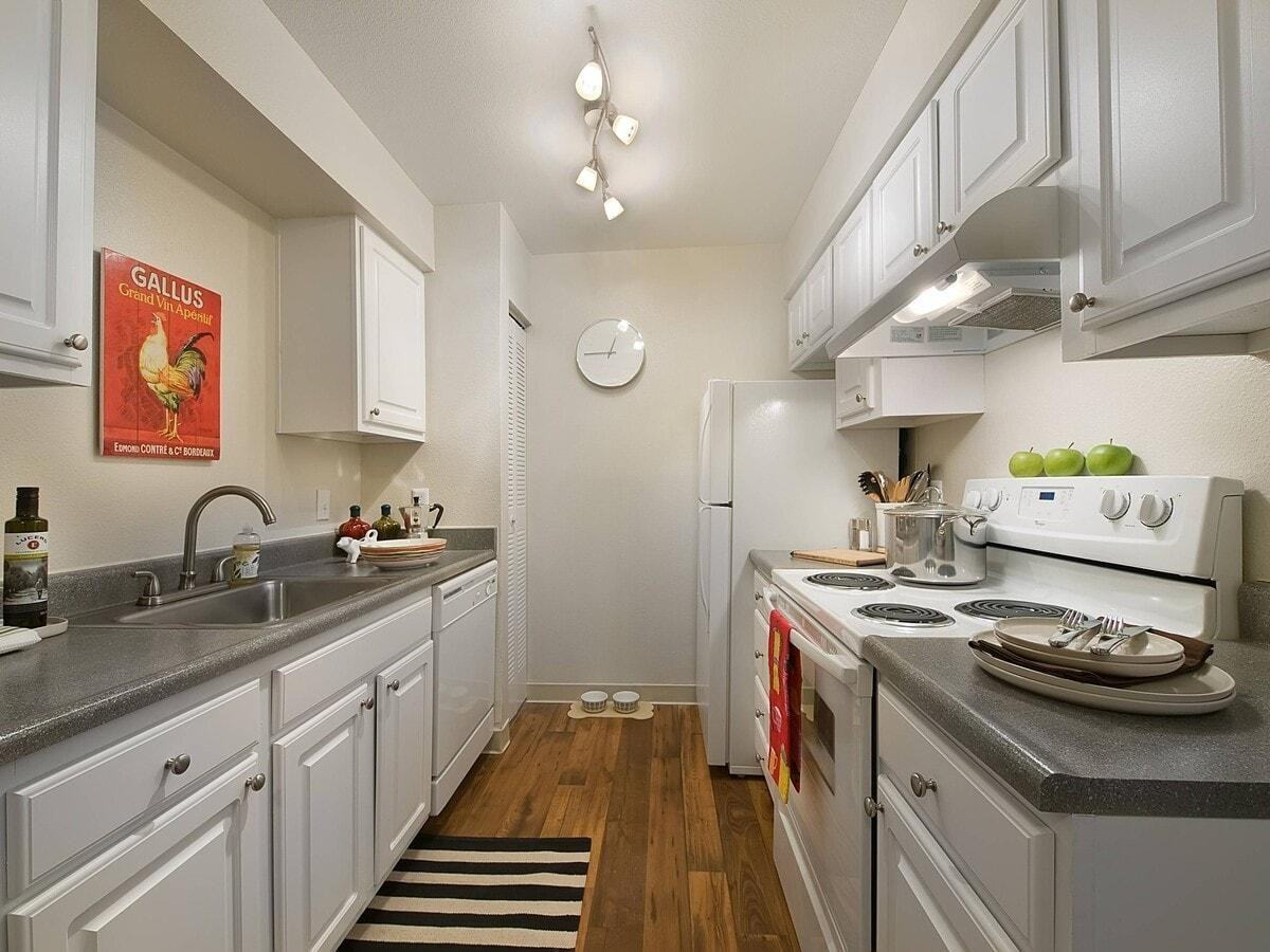 3205 W Floyd Ave - Photo 3 of 35