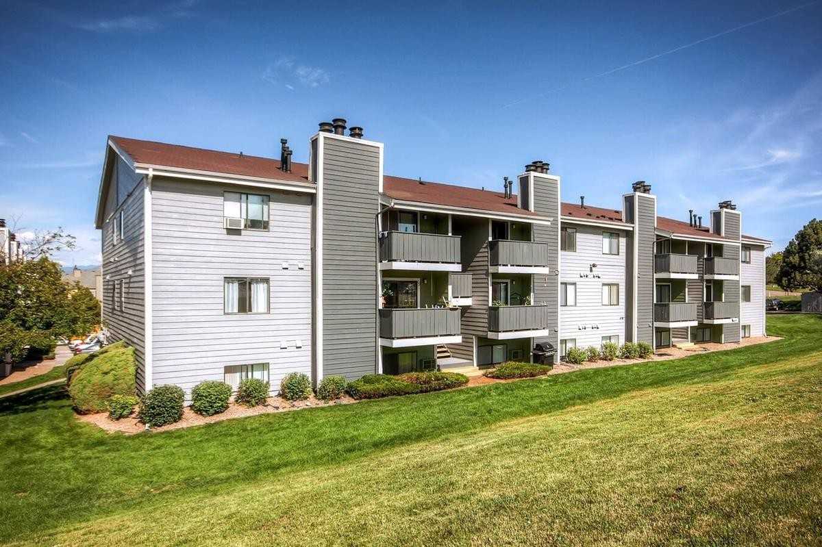 3205 W Floyd Ave - Photo 2 of 35