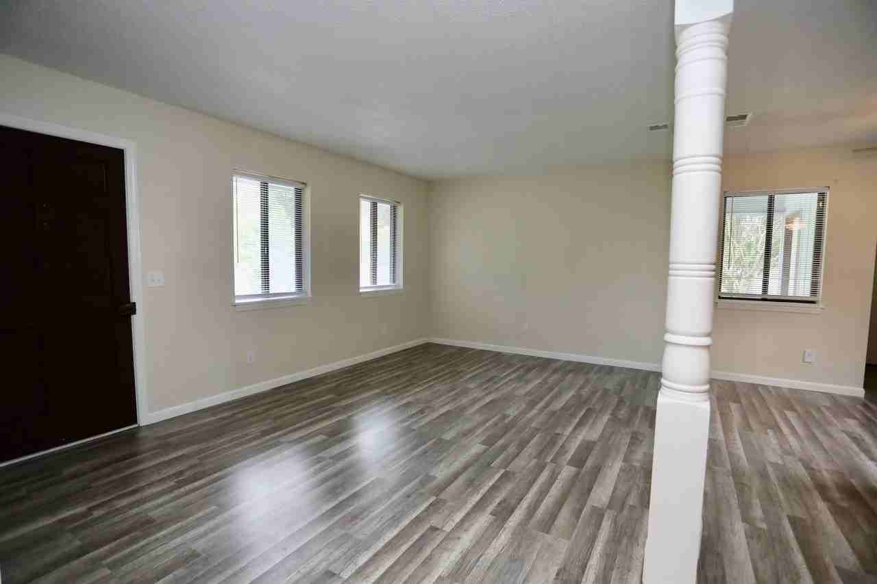 209 Honey Lane Cir - Photo 2 of 23