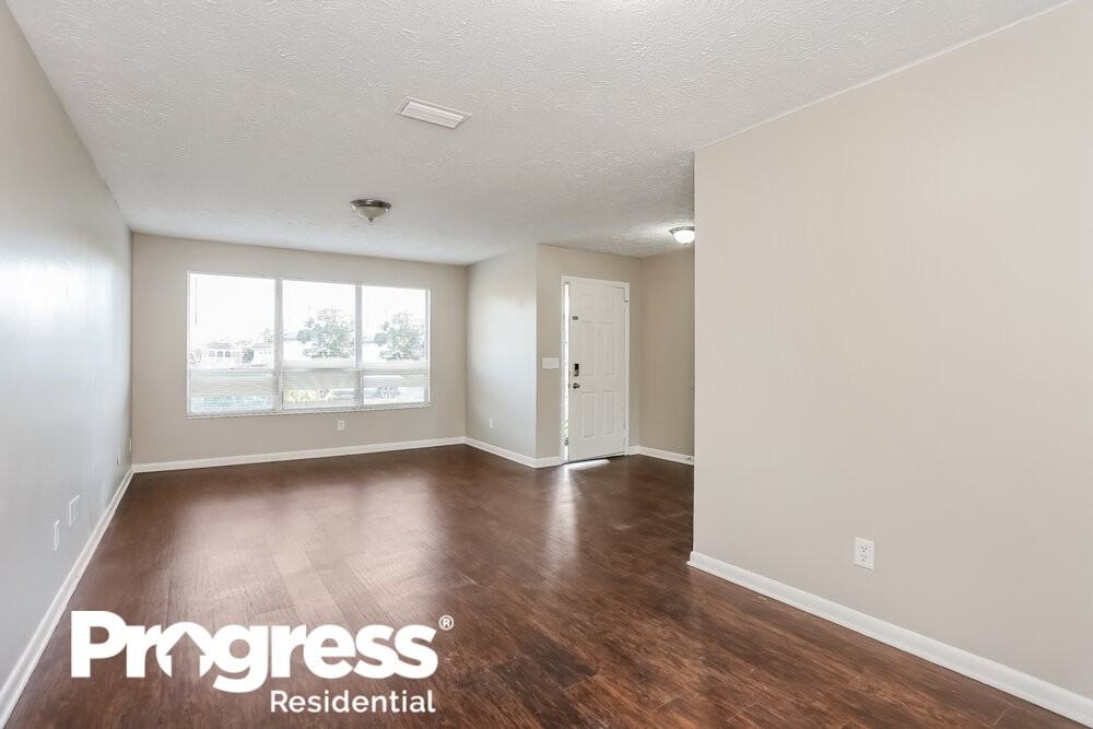 4407 Argentine Dr N - Photo 3 of 16