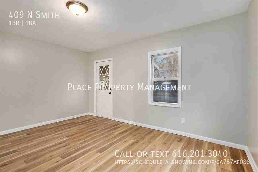 409 N Smith St - Photo 3 of 15