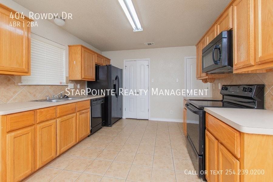 404 Rowdy Dr - Photo 5 of 21