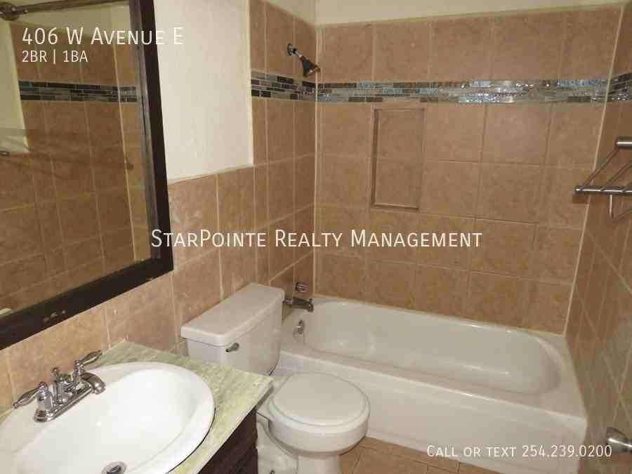 406 W Avenue E - Photo 7 of 9