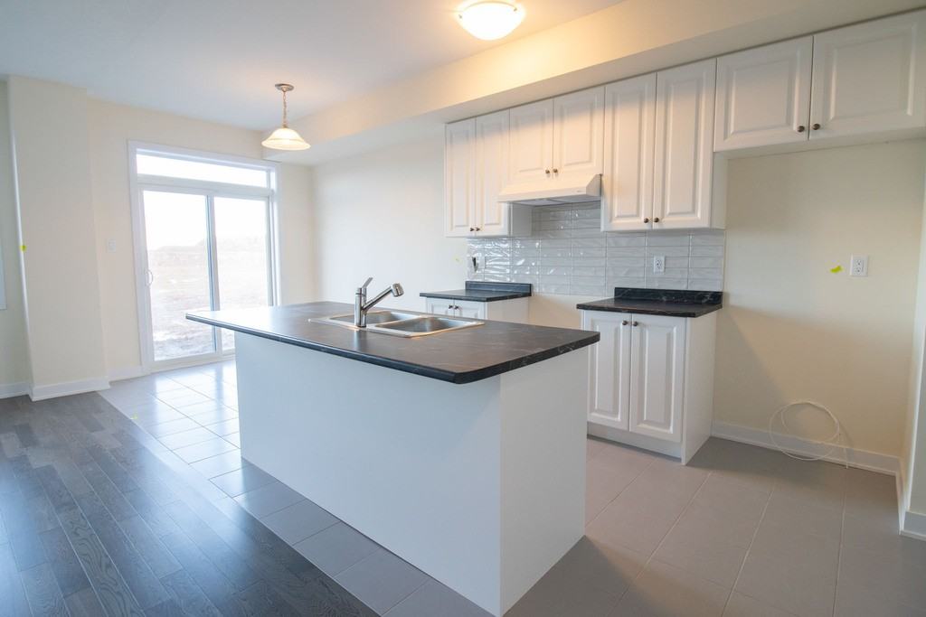 50 Rowlock St - Photo 2 of 36