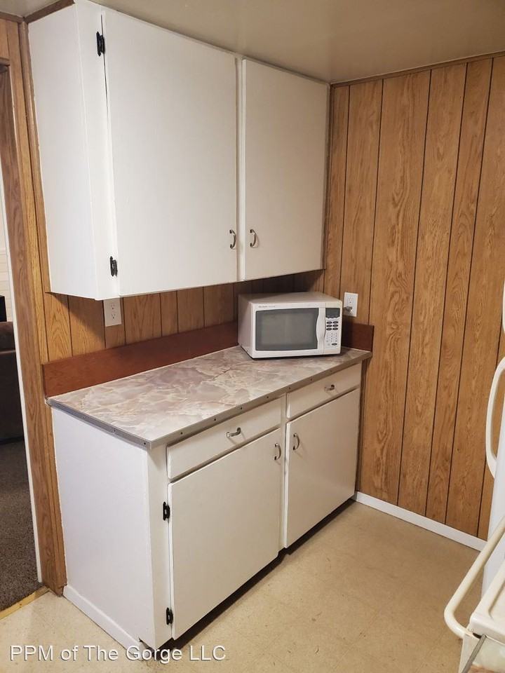 408 Vista Drive - Photo 3 of 12