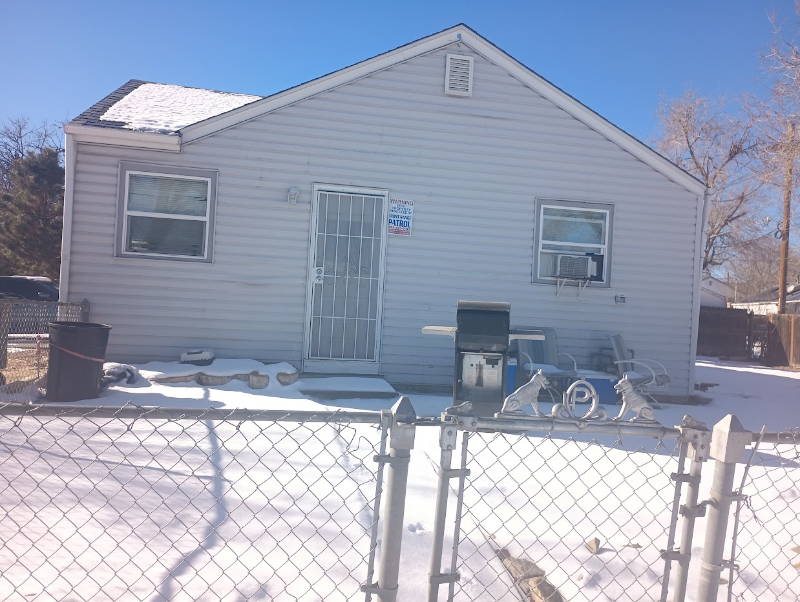 985 Oakland St - Photo 2 of 13