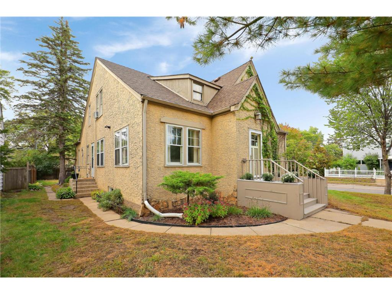 2125 E 42nd St - Photo 2 of 17