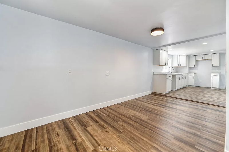 2385 Elgin St - Photo 4 of 16