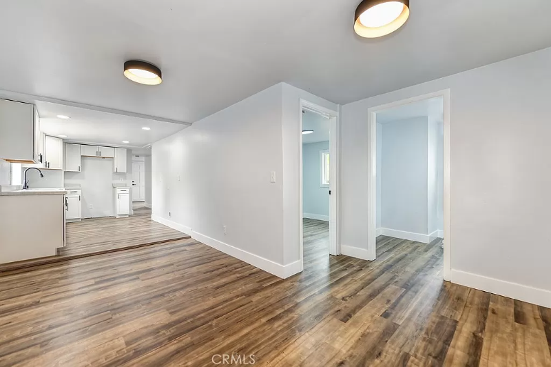 2385 Elgin St - Photo 5 of 16