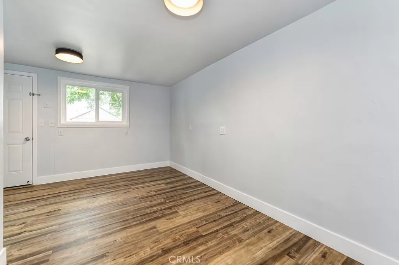 2385 Elgin St - Photo 6 of 16