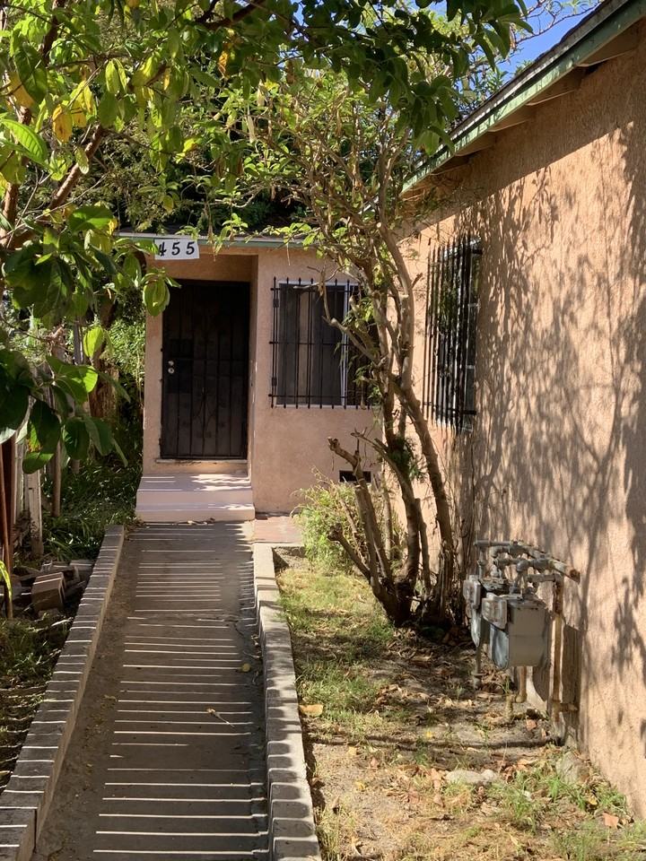 455 W Magnolia St 2, Compton, CA 90220 2 Bedroom Apartment for Rent