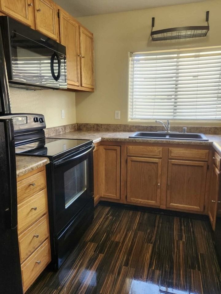 1731 E Cambridge Ave #1 - Photo 6 of 10